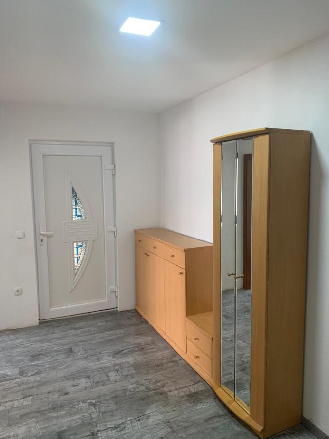 Roni Apartment