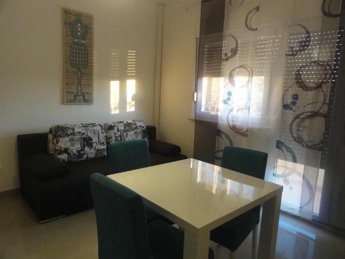 Roni Apartment